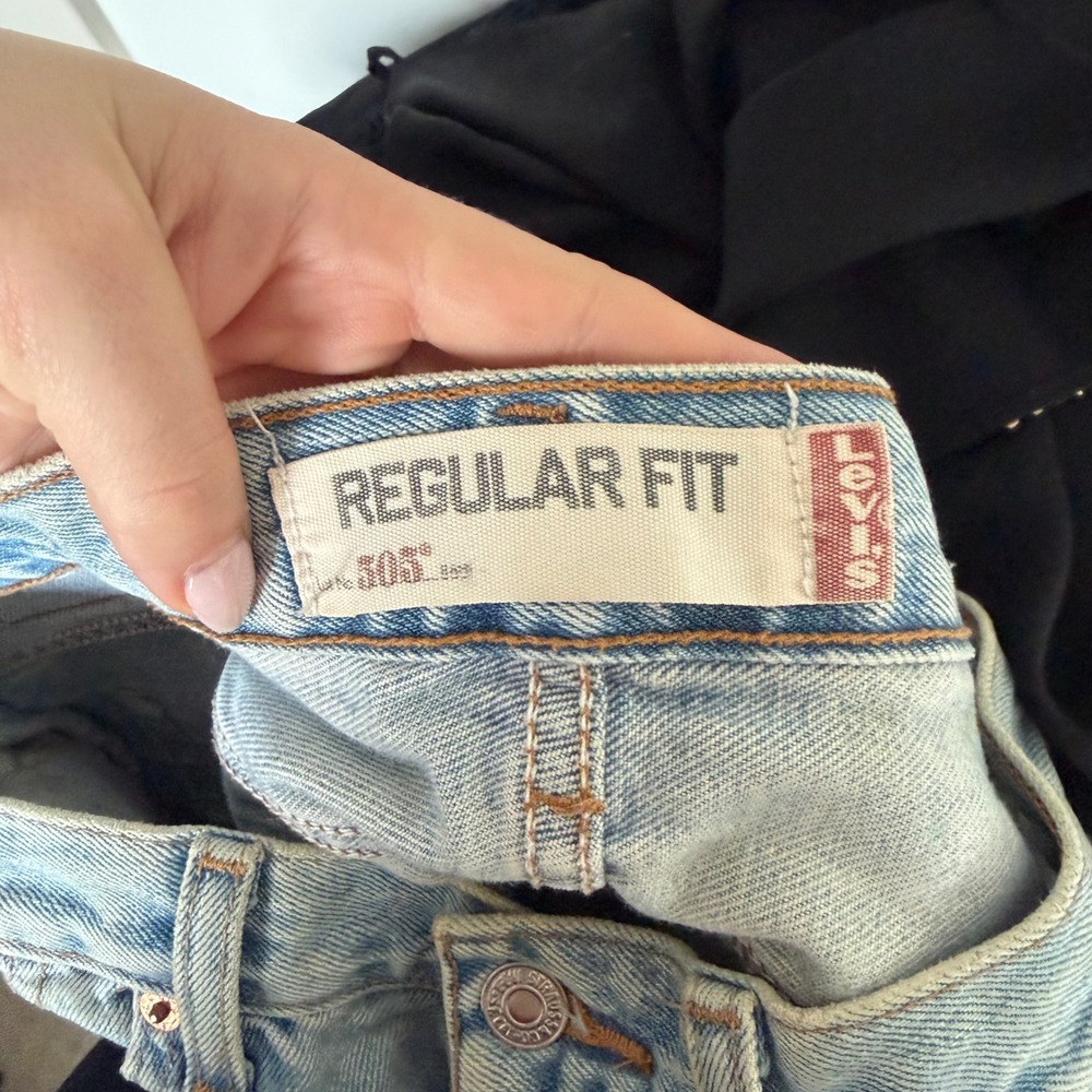 Vintage Levi's 505 Medium Wash Distressed Jeans Size 31 - Picture 2 of 10